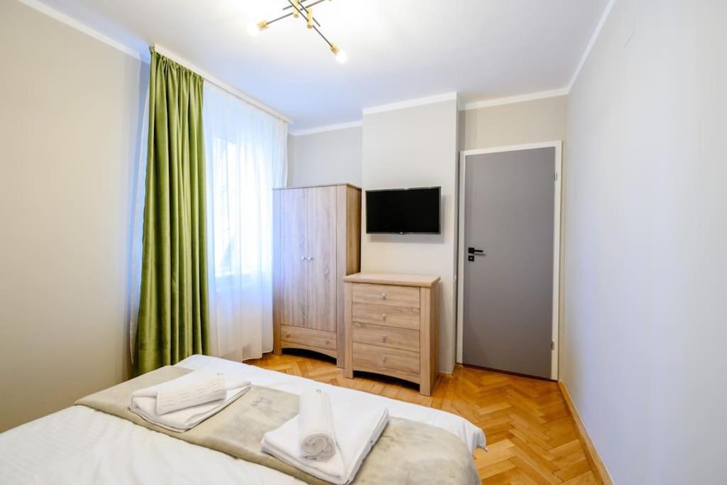 Smiling Heaven Apartment Bucharest Exterior photo